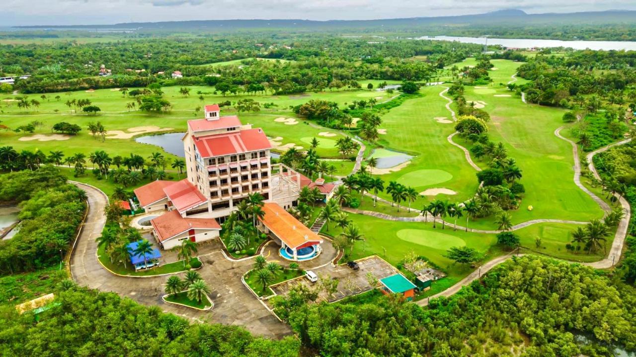 Queens Island Golf And Resort Medellin Buitenkant foto