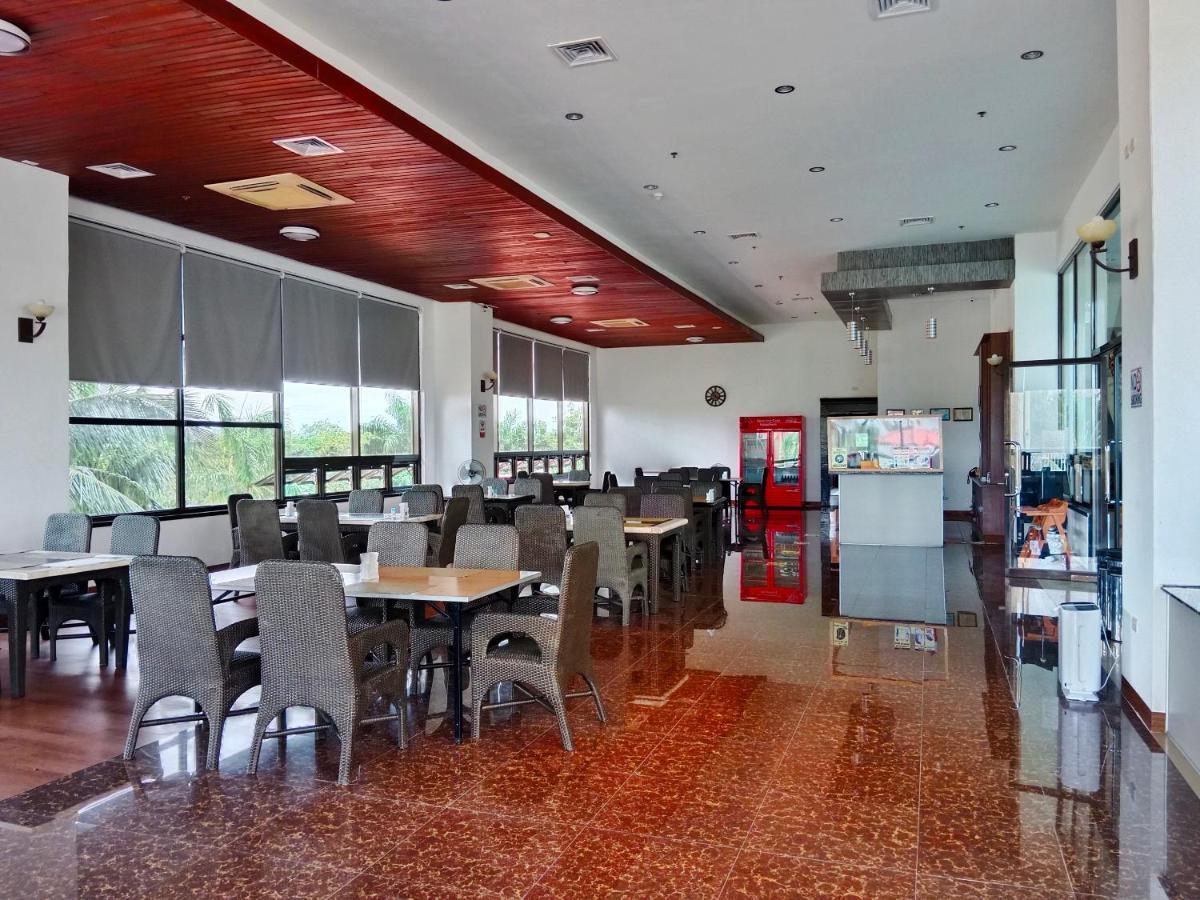 Queens Island Golf And Resort Medellin Buitenkant foto